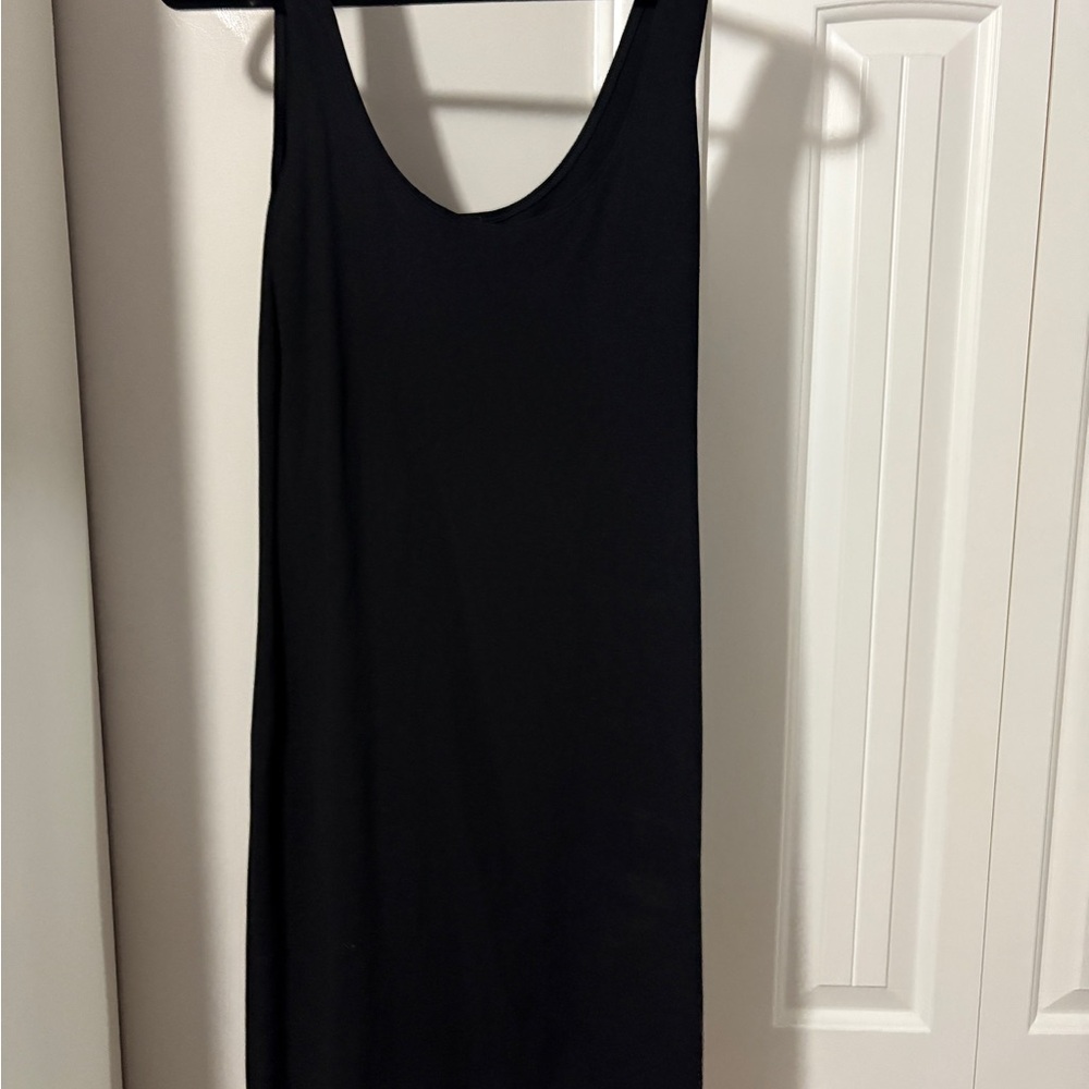 Black Sleeveless Dress